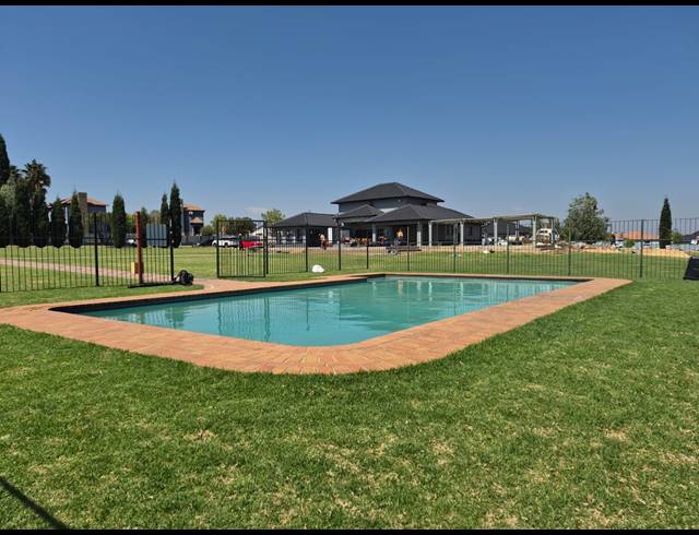 1 BEDROOM APARTMENT FOR SALE IN PARKRAND